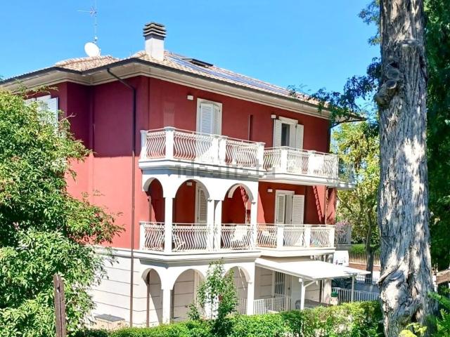 Appartamento in vendita a Centro storico, Marche