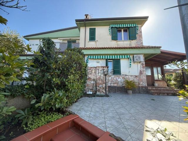 Appartamento in vendita a La Petrosa, Calabria