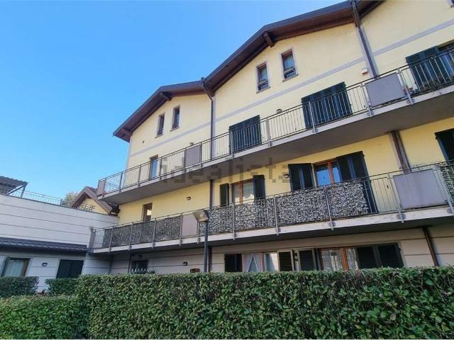 Appartamento in vendita a Meda, Lombardia