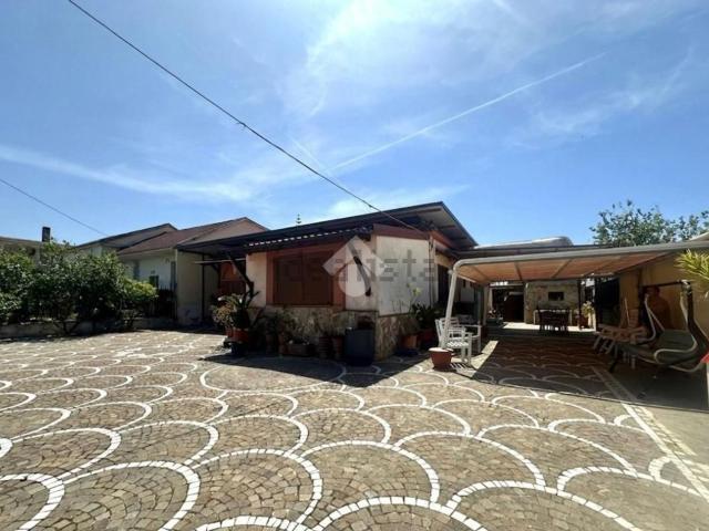 Appartamento in vendita a Destra Volturno, Castel Volturno