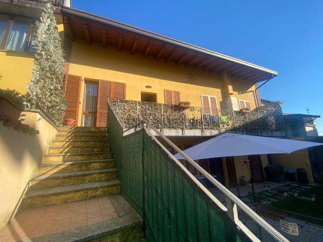 Appartamento in vendita a Veniano, Lombardia
