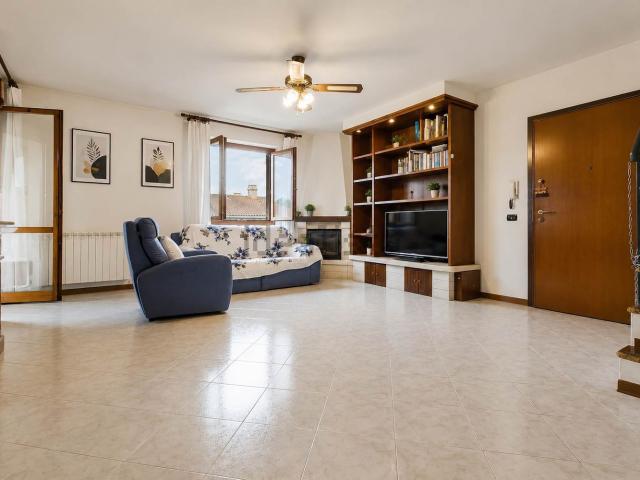 Appartamento in vendita a Pian delle Fornaci, Siena