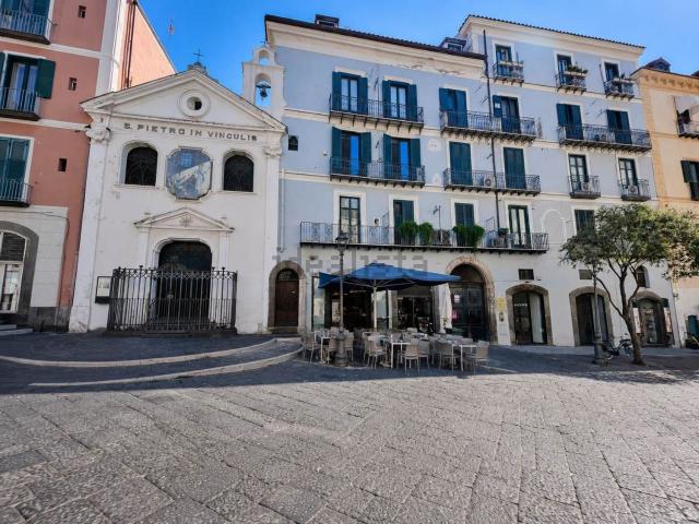 Appartamento in vendita a Salerno, Campania