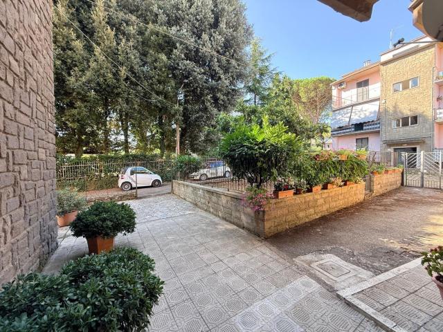 Appartamento in vendita a Montefiascone, Lazio