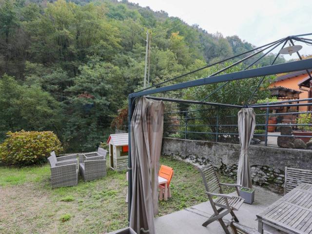 Appartamento in vendita a Campomorone, Liguria