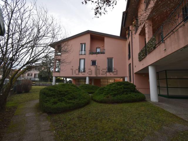 Appartamento in vendita a Robbiate, Lecco