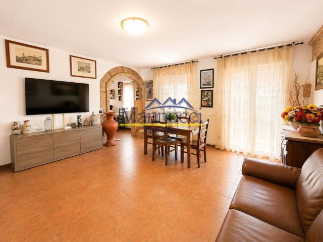 Appartamento in vendita a Marciana, Cascina