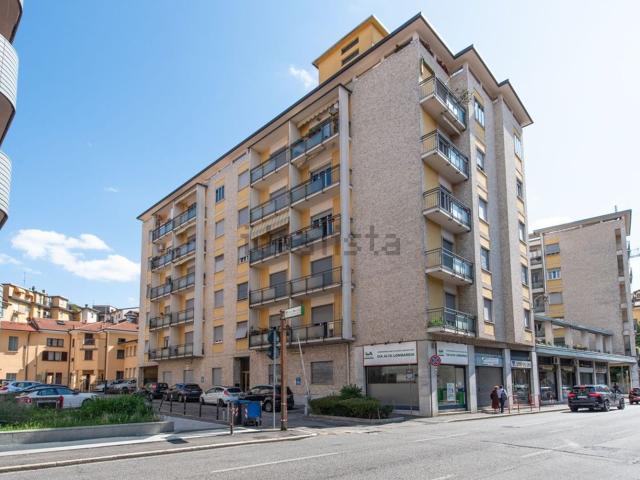 Appartamento in vendita a Biumo Superiore, Varese