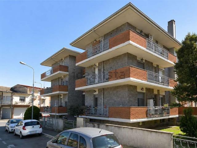 Appartamento in vendita a Cerano, Novara