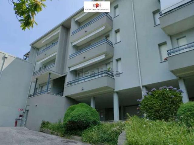 Appartamento in vendita a Lipomo, Lombardia