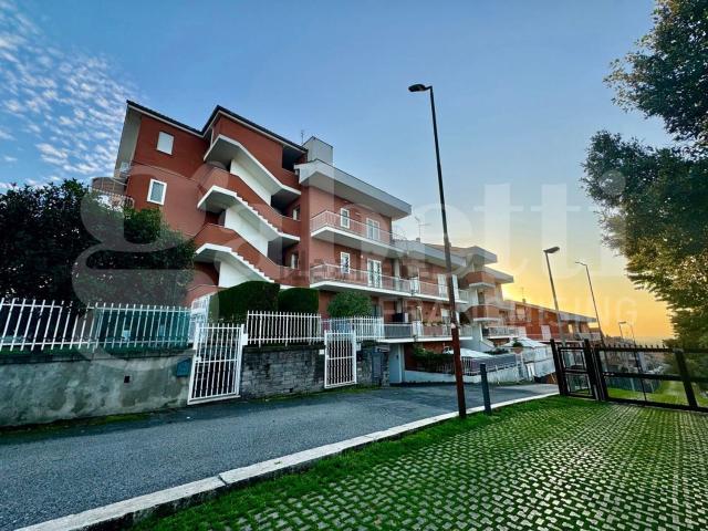 Attico in vendita a Colli Lilli, Roma Capitale