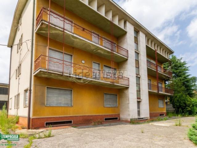 Appartamento in vendita a Molino Ponte, Verano Brianza