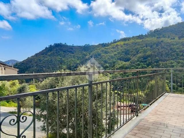 Appartamento in vendita a Vezzi Portio, Liguria