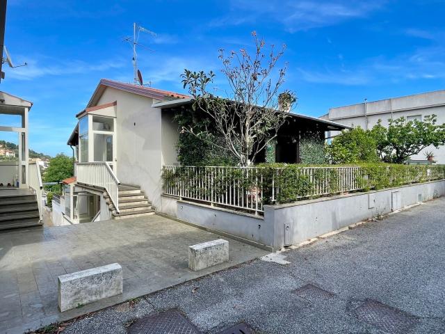 Appartamento in vendita a Campiglia Marittima, Toscana