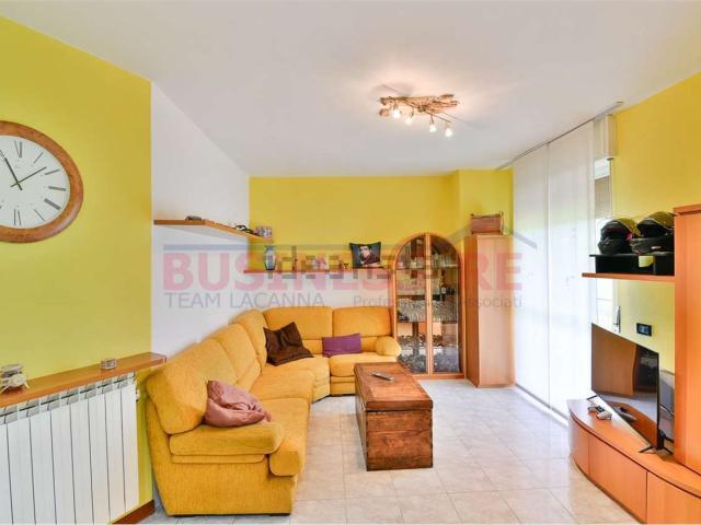 Appartamento in vendita a Castelmarte, Lombardia