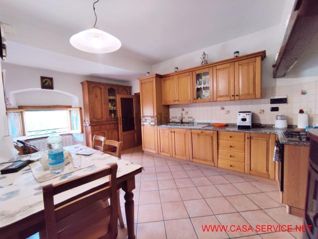Appartamento in vendita a Montevarchi, Toscana