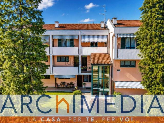 Appartamento in vendita a Malnate, Lombardia