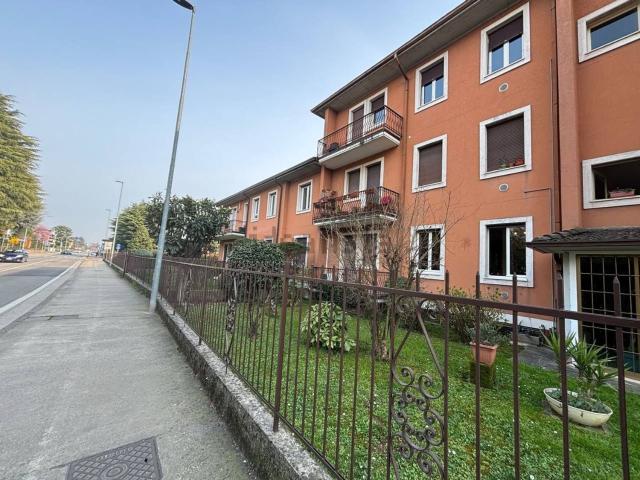 Appartamento in vendita a Rezzato, Lombardia