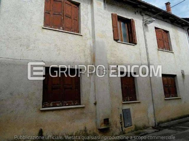 Appartamento in vendita a Maniago, Friuli-Venezia Giulia