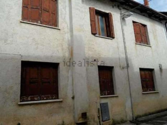 Appartamento in vendita a Maniago, Friuli-Venezia Giulia