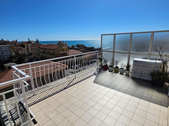 Attico in vendita a Bordighera, Liguria