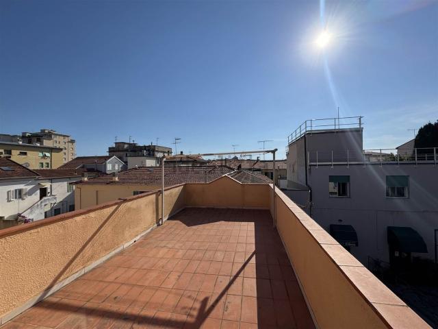 Appartamento in vendita a Cecina, Toscana