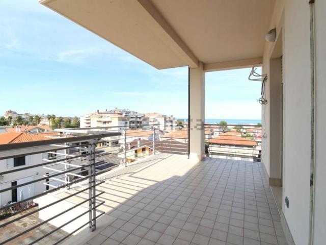 Appartamento in vendita a Roseto Degli Abruzzi, Abruzzo