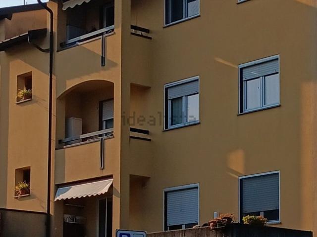Appartamento in vendita a Lucino, Montano Lucino