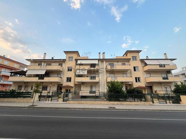 Appartamento in vendita a Rocca Imperiale Marina, Rocca Imperiale