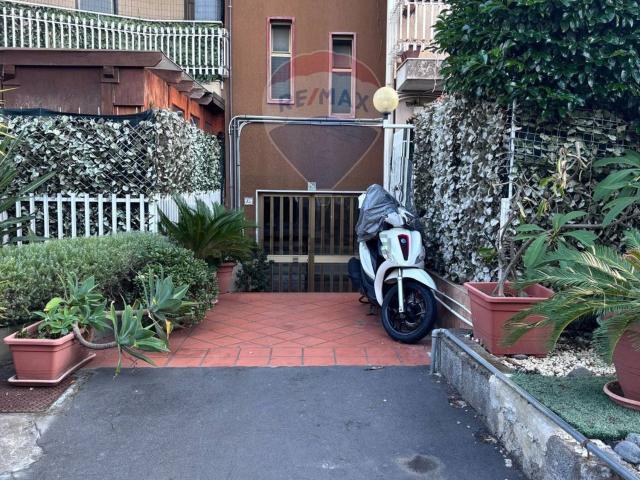 Appartamento in vendita a Ficarazzi, Aci Castello