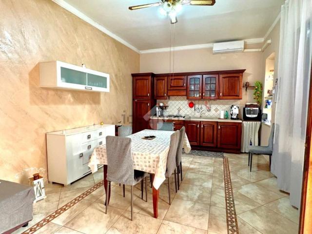 Appartamento in vendita a Mondragone, Campania
