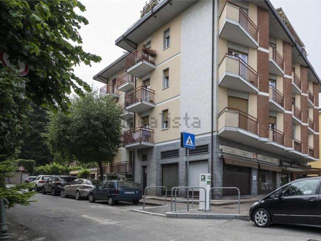 Appartamento in vendita a Varese, Lombardia