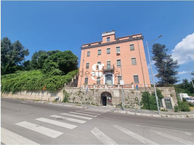 Appartamento in vendita a Salerno, Campania
