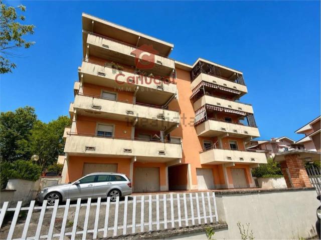 Appartamento in vendita a Uzzano, Toscana