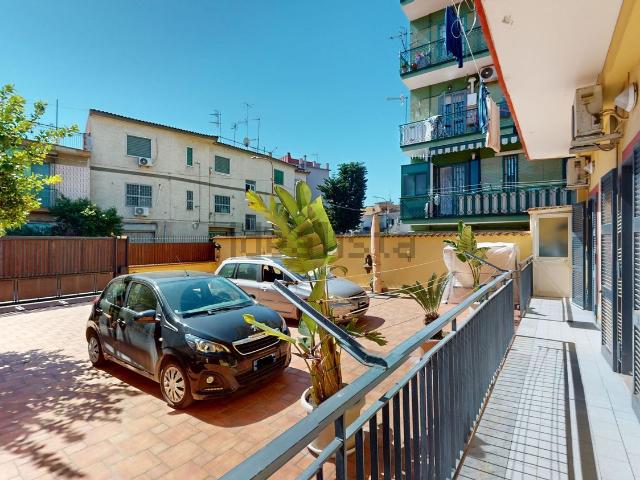 Appartamento in vendita a Arzano, Campania