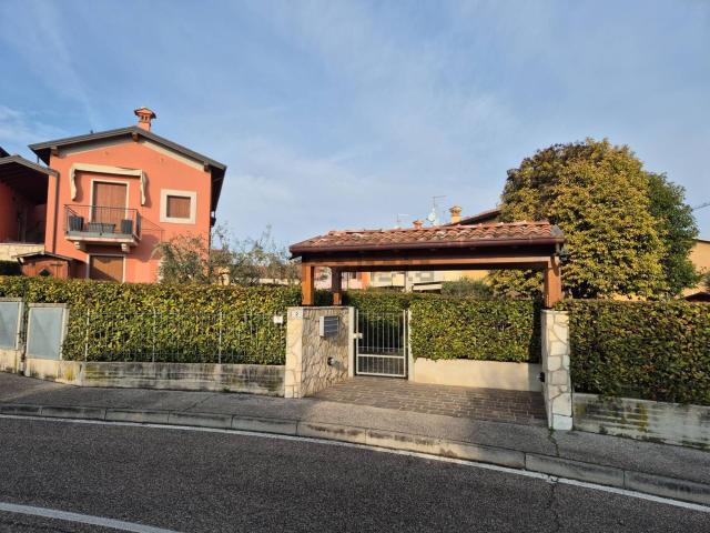 Appartamento in vendita a Peschiera Del Garda, Veneto