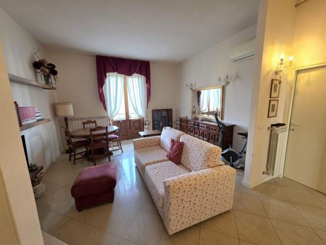 Appartamento in vendita a Palazzo Del Pero, Toscana