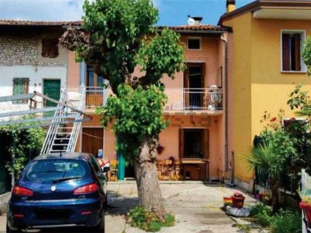 Appartamento in vendita a Roveredo in Piano / Lavorêt, Roveredo in Piano