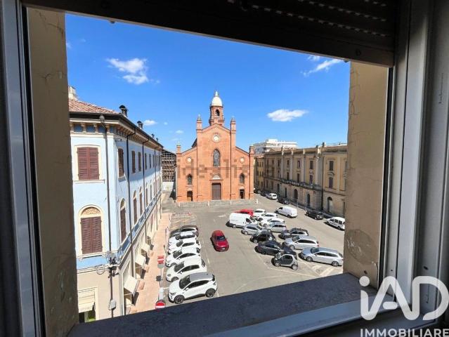 Appartamento in vendita a Mirandola, Modena