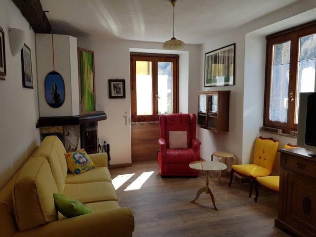 Appartamento in vendita a Lanzada, Lombardia