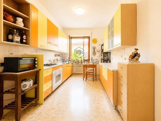 Appartamento in vendita a Paese Alto, Marche