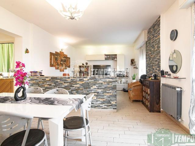 Appartamento in vendita a Senago, Lombardia