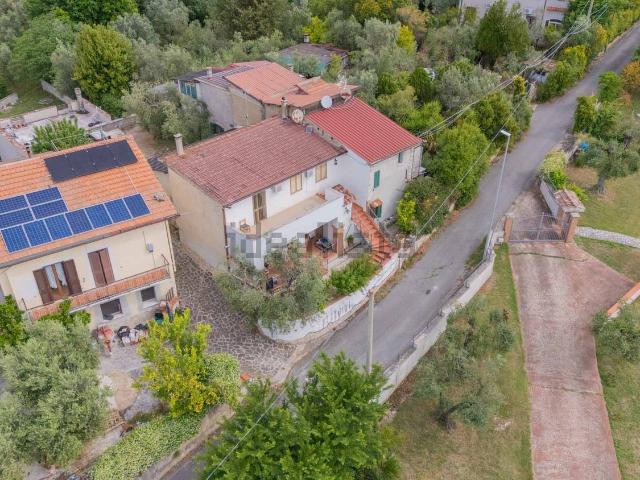 Appartamento in vendita a Fonte Luna, Fara Sabina