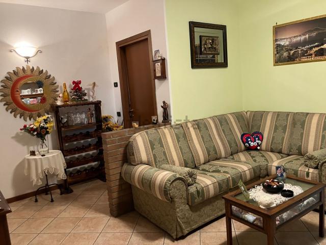 Appartamento in vendita a Lardirago, Lombardia