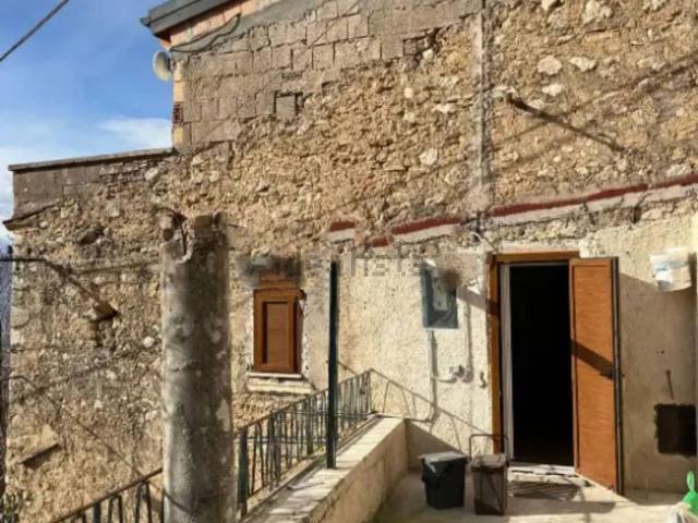 Appartamento in vendita a Gioia Dei Marsi, Abruzzo