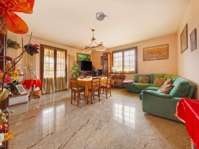 Appartamento in vendita a Formigine, Reggio Emilia