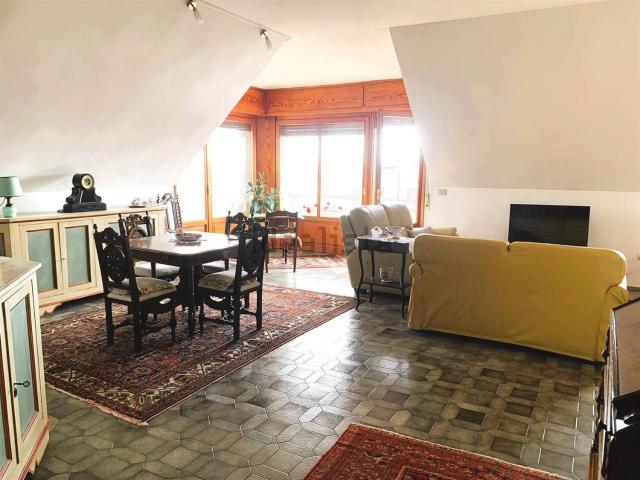 Attico in vendita a Follonica, Toscana