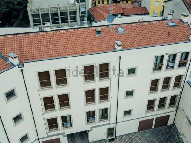 Appartamento in vendita a Cesano Maderno, Lombardia