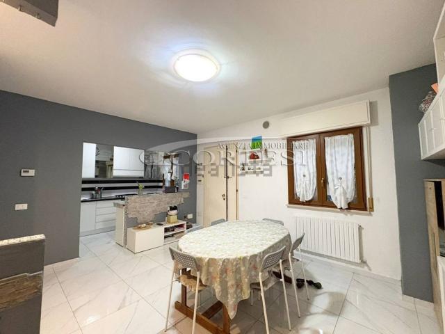 Appartamento in vendita a San Fortunato, San Costanzo