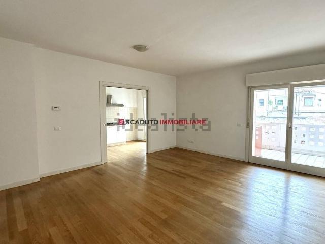 Appartamento in vendita a Vicenza, Veneto